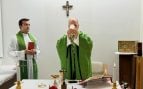 El Papa León XIV celebra misa en el hospital tras su operación. (EFE/Vaticano Media)