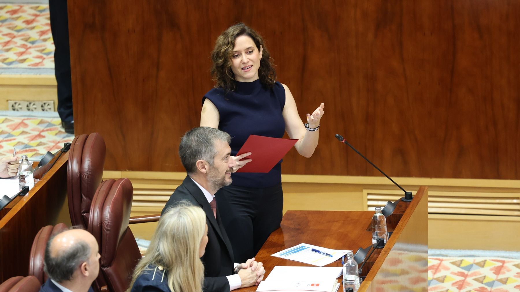 Ayuso crea una comisión que recurrirá el censo de las autonómicas si concluye que hay fraude con los falsos nietos