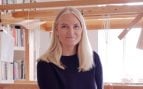 Mette-Marit reaparece con una inesperada fotografía en plena baja médica: sonriente y con un aspecto físico que llama la atención