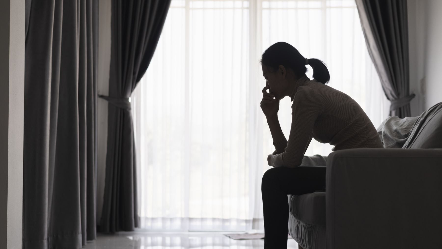 La psicología sugiere que los adultos a los que les cuesta confiar en los demás no son antipáticos, en realidad sólo arrastran heridas de su infancia