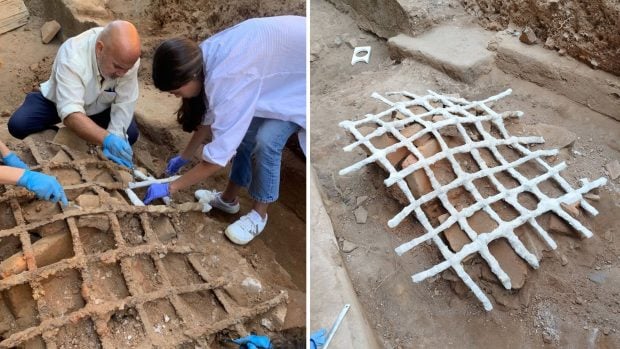 Las rejas de hierro halladas en las termas de la casa del Anfiteatro de Mérida, durante los trabajos de consolidación (izquierda) y ya recubiertas para su levantamiento (derecha). Fotos: Consorcio de la Ciudad Monumental de Mérida