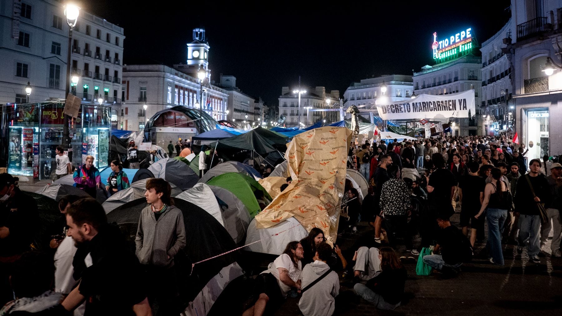 La farsa de la acampada en Sol: la Policía confirma que «más de la mitad» se van a dormir a sus casas