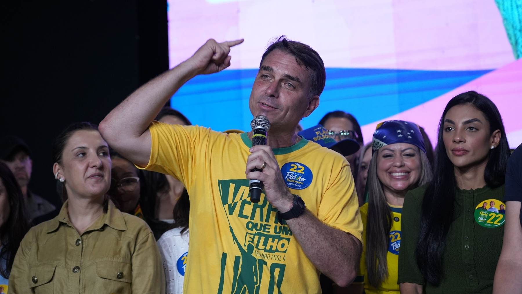 Brasil vuelve al radar de los inversores ante la ventaja de Bolsonaro, pero su deuda amenaza con frenar el rally