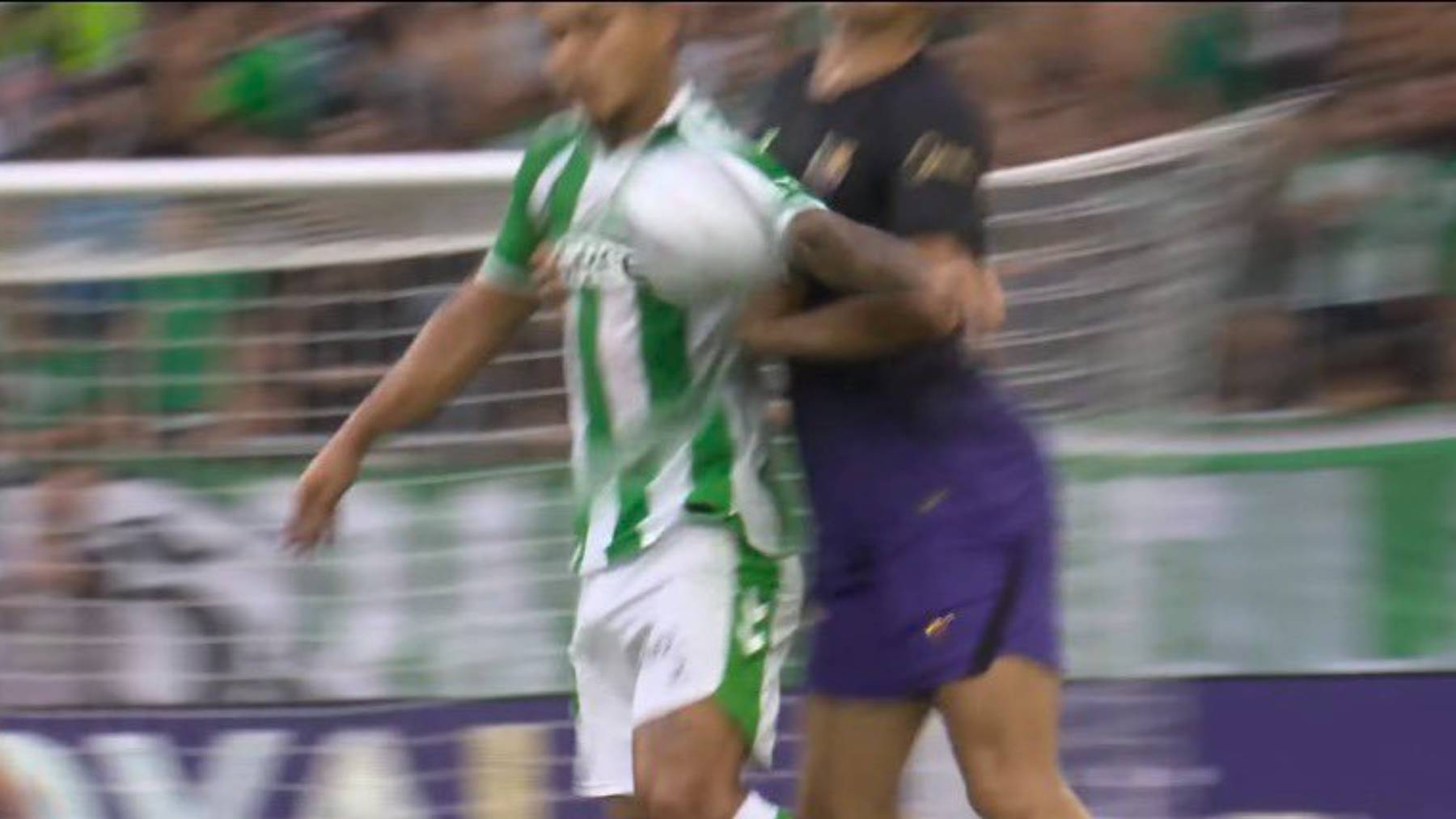 Como con Negreira: anulan un golazo a Lo Celso por una mano previa pese a que hubo un despeje segundos después