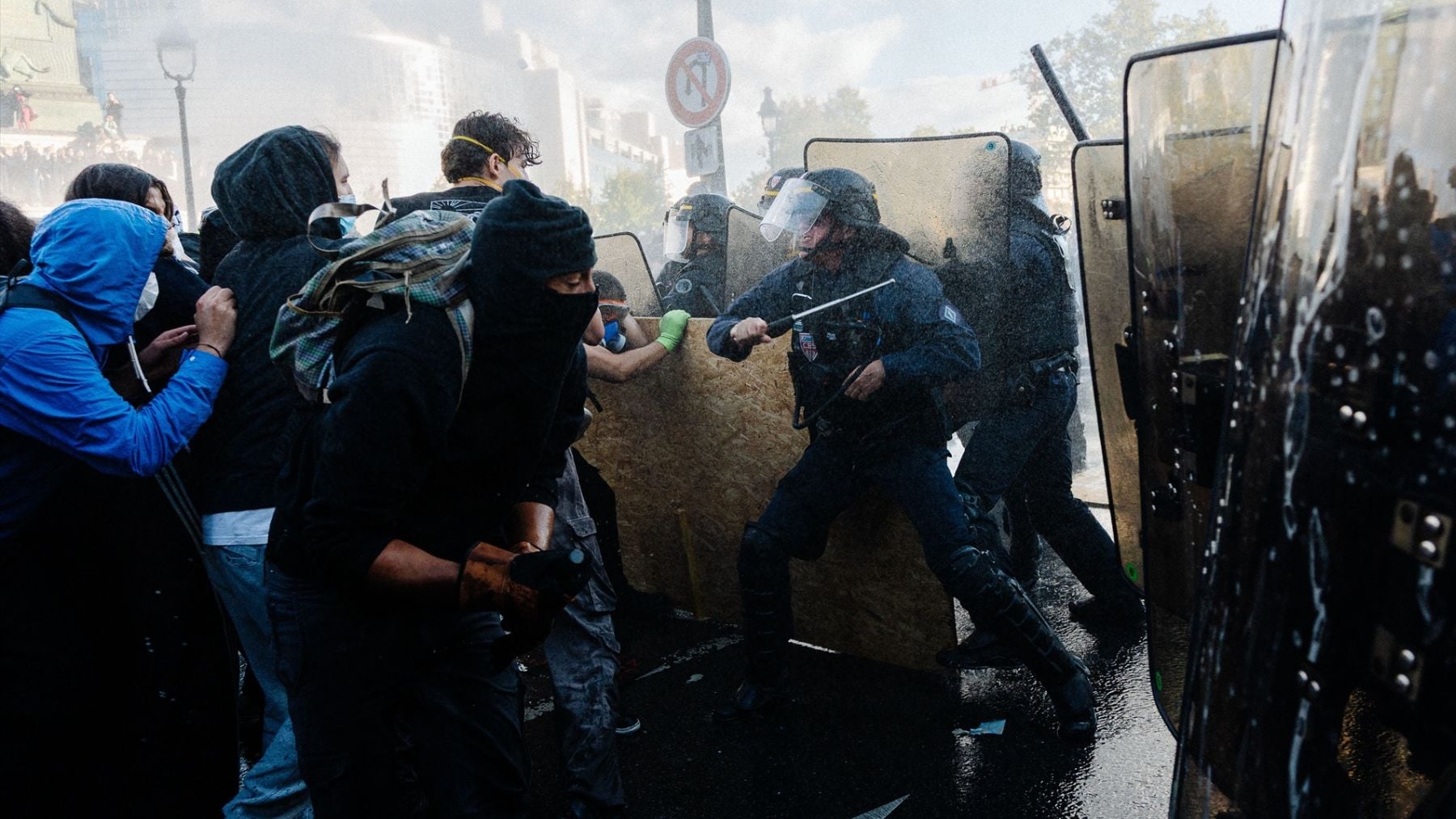 Al menos 272 detenidos en Francia tras los disturbios provocados por la izquierda radical