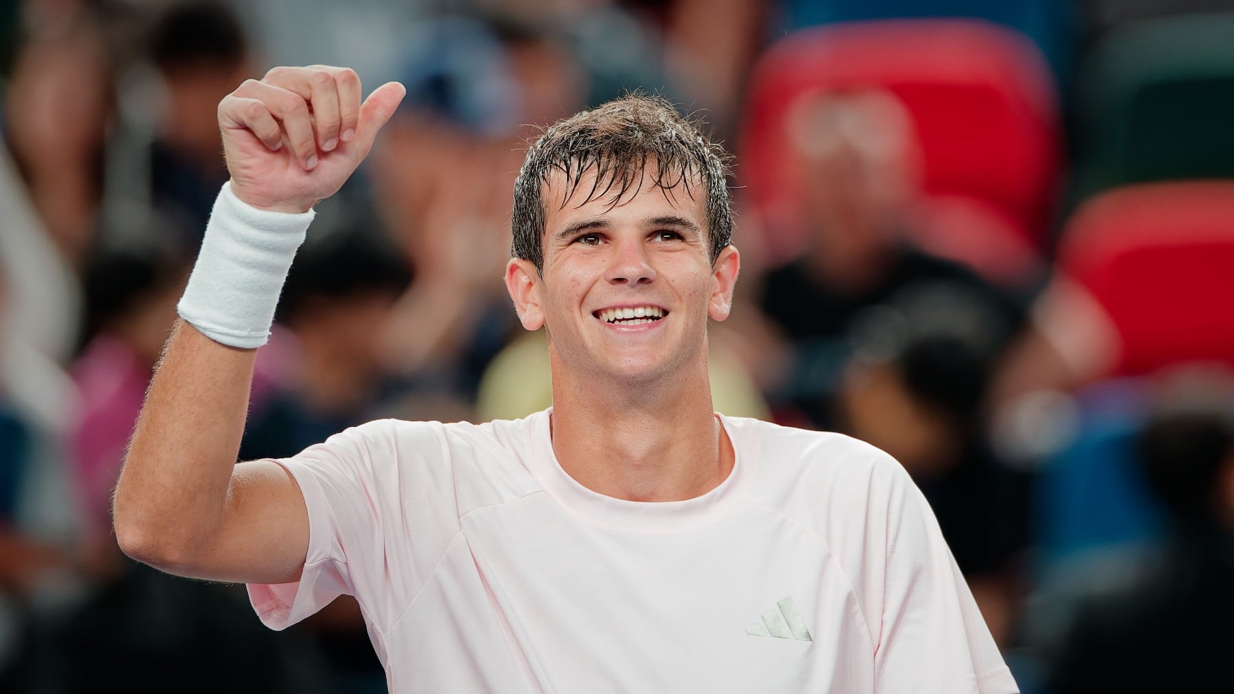 España conquista China: Jódar funde a Medvedev y se cita con Davidovich en la final de Shanghái