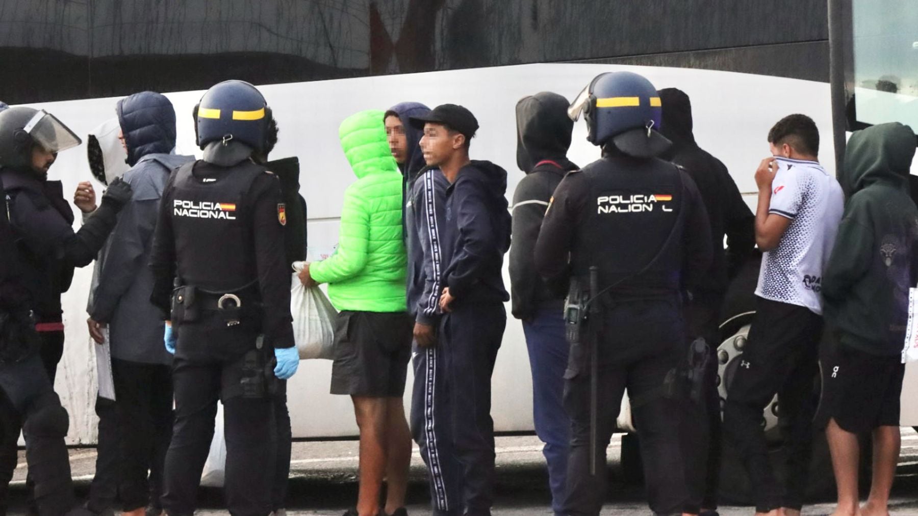 La Policía despliega un operativo en Ceuta para desalojar a los inmigrantes de Los Rosales y el polígono del Tarajal