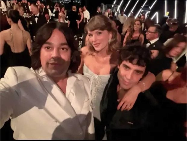 Los de La Bola Negra con Taylor Swift
