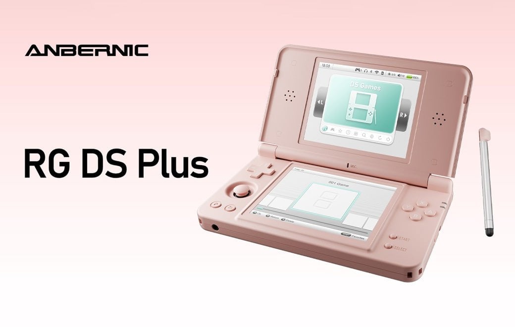 La Anbernic RG DS Plus en rosa coral, abierta, con la interfaz de juegos de DS en sus dos pantallas y el lápiz capacitivo al lado