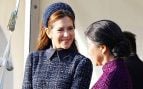 Mary de Dinamarca recupera un vestido que ya llevó en Estonia y sigue el truco de la Reina Letizia para triunfar con el color del otoño