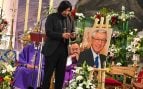 Tenemos todas las imágenes del adiós de Rafael Amargo a su padre: «Espérame en el cielo»