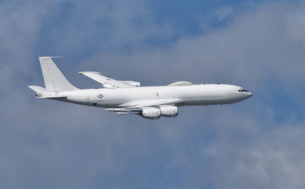 Avión E-6B Mercury de la Marina de EEUU en vuelo, el aparato al que relevará el E-130J Phoenix II