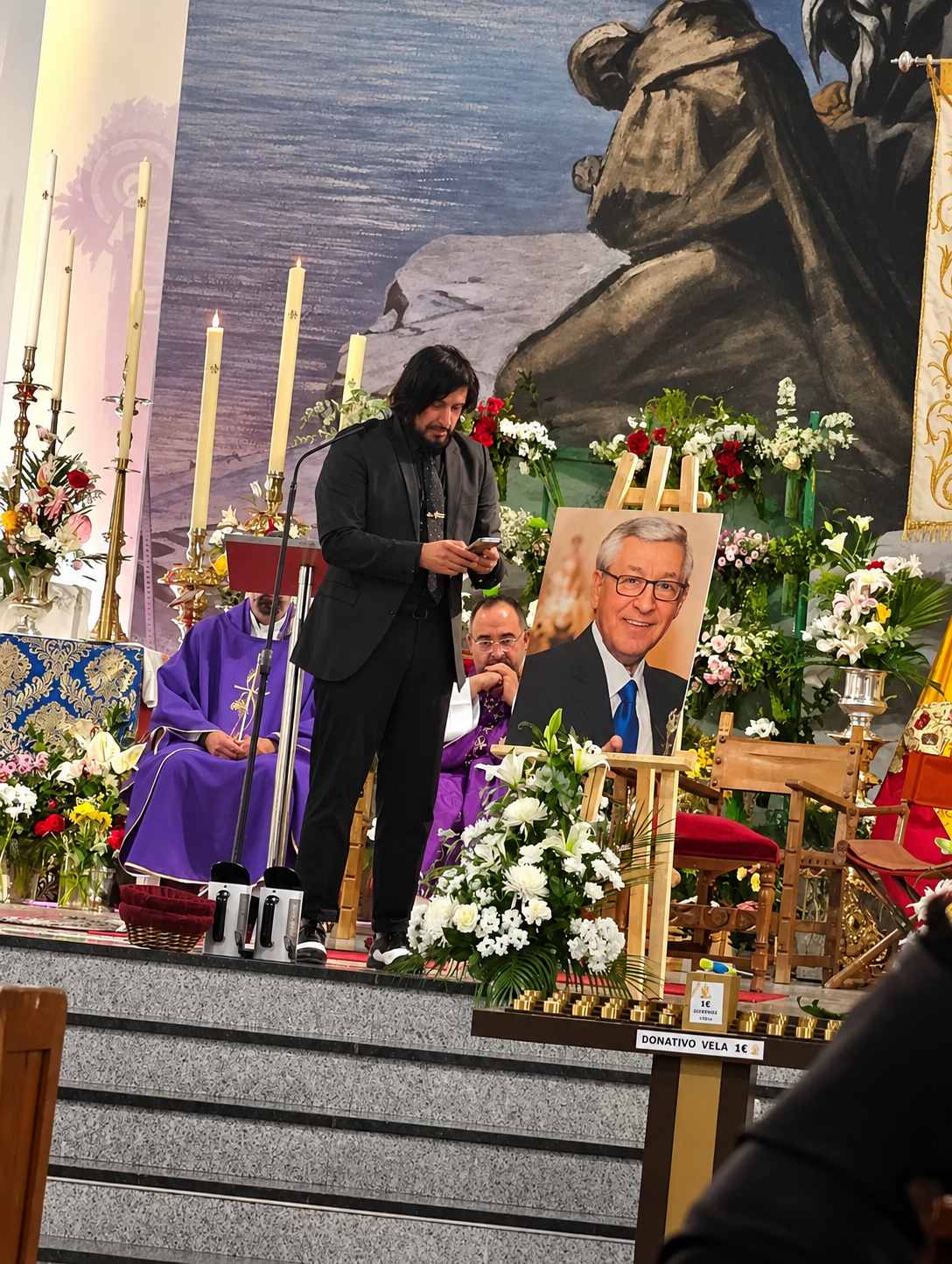 Rafael Amargo en el &uacute;ltimo adi&oacute;s a su padre. (Foto: Cortes&iacute;a)