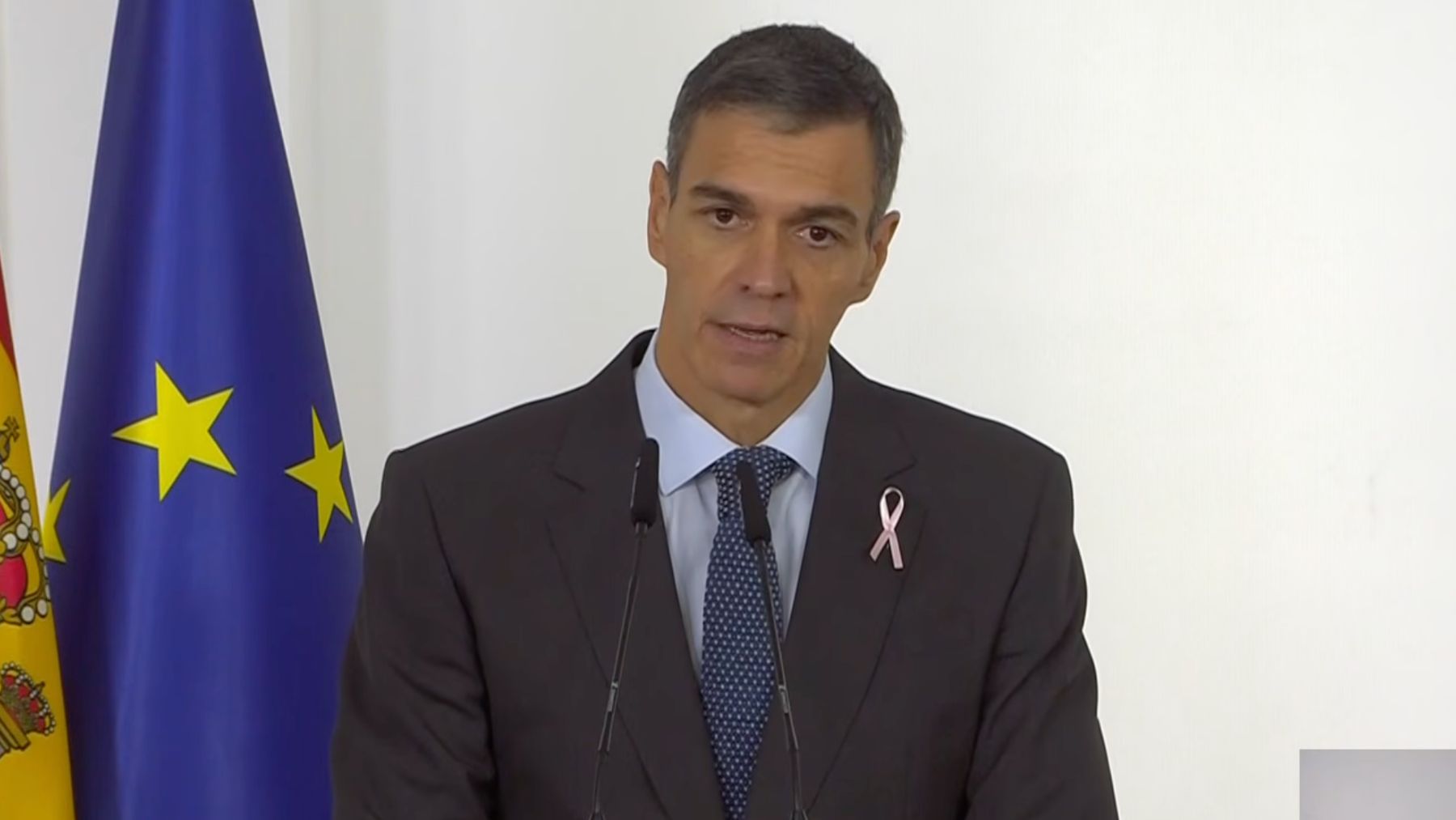 Sánchez usa Moncloa para su campaña electoral y anuncia 45 millones para plazas de residencias universitarias