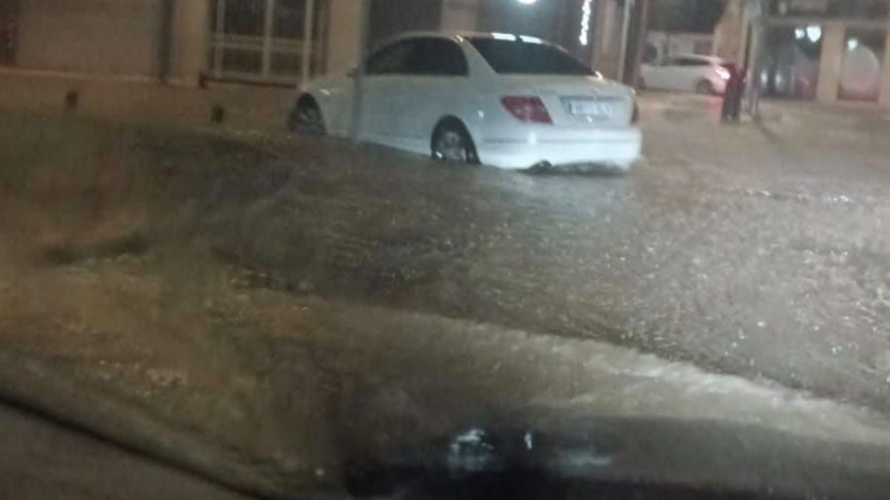 Muere una mujer en Sagunto (Valencia) en la DANA y la UME se despliega en Oliva tras una noche de lluvias torrenciales