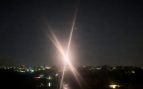 El arma láser contra drones AMP-HEL del Ejército de EEUU, en acción de noche contra un dron hostil en la frontera con México