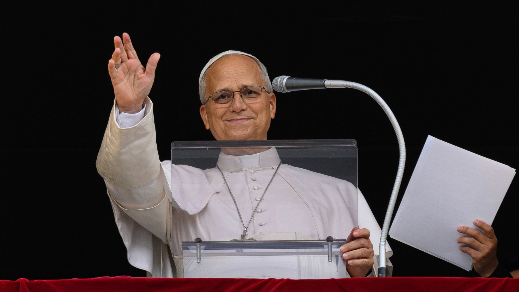 Quién es el encargado de las decisiones del Vaticano y la Iglesia católica mientras el Papa León XIV está ausente tras la cirugía