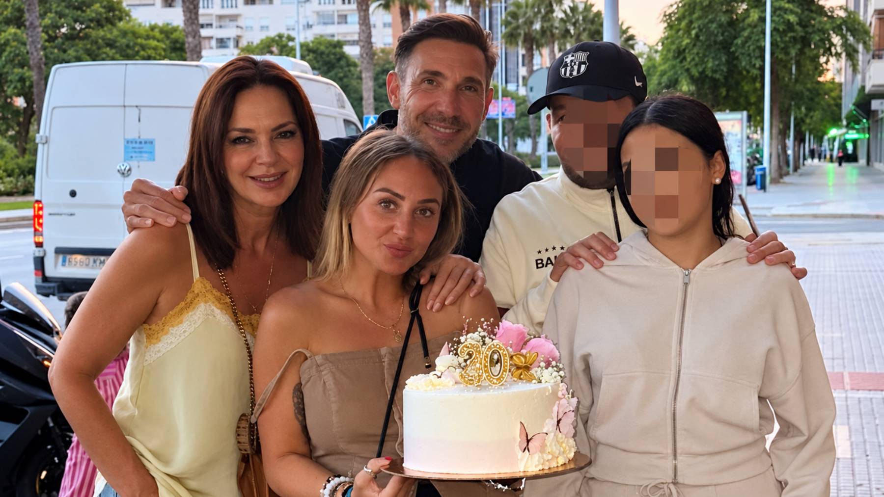 Olga Moreno, Antonio David Flores, Rocío Flores, David Flores y Lola. (Foto: RRSS)