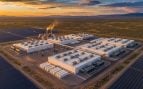 Recreación del Delta Gigasite, el campus de centros de datos de Creekstone Energy en Delta (Utah), con su planta de gas natural y campos solares