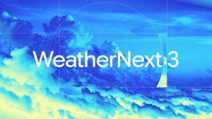 Rótulo de WeatherNext 3, la IA del tiempo de Google, sobre una imagen de nubes en tonos azules y amarillos