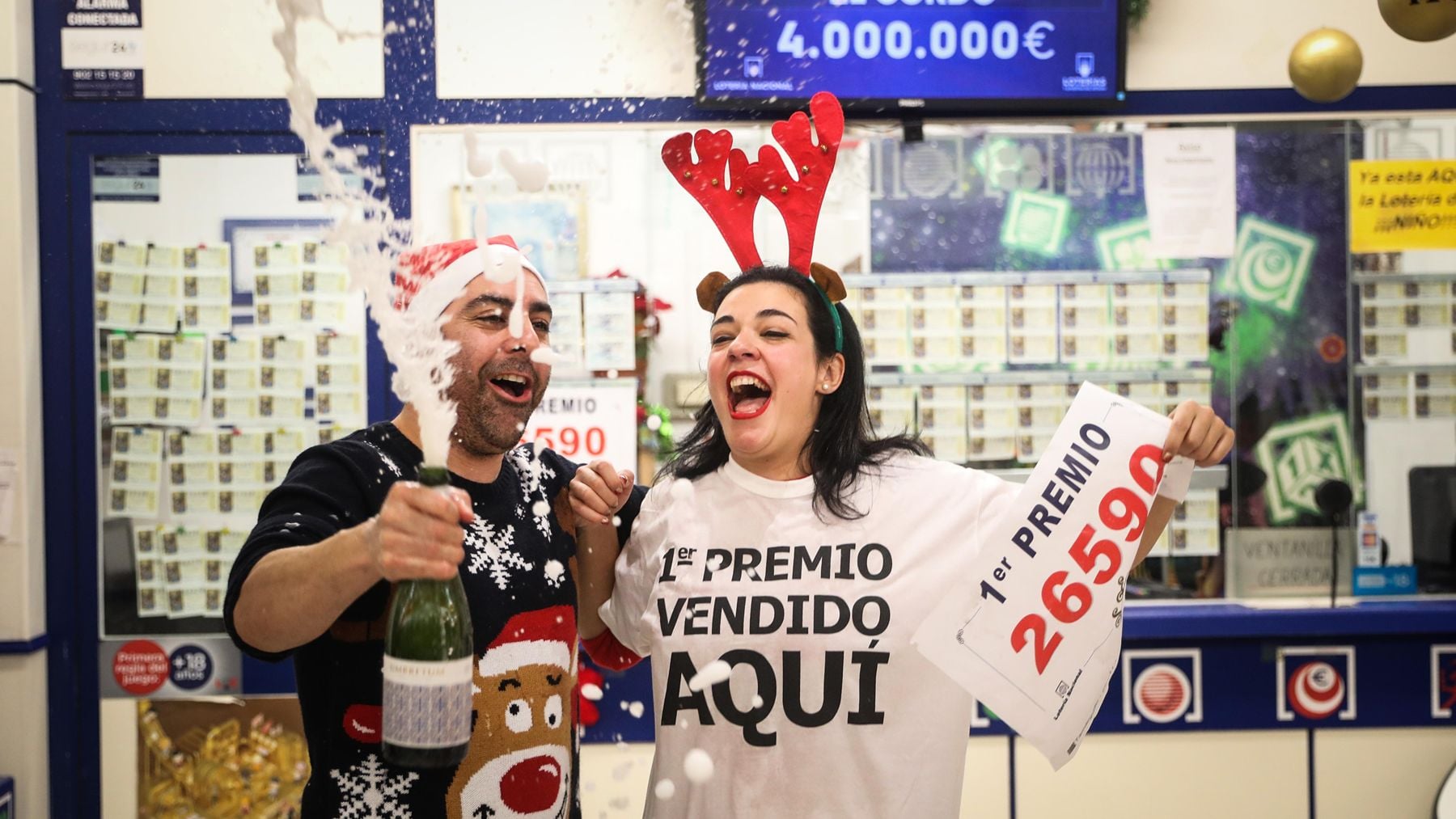 ¿Cómo consiguen las administraciones premiadas en la Lotería de Navidad camisetas de vendido aquí en 30 minutos?