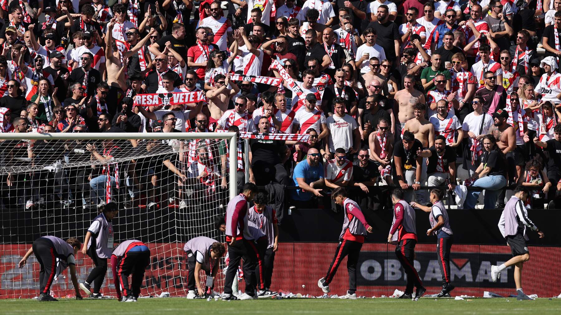 Antiviolencia propone sancionar a 12 ultras del Rayo por los incidentes que llevaron a la suspensión del partido ante el Athletic