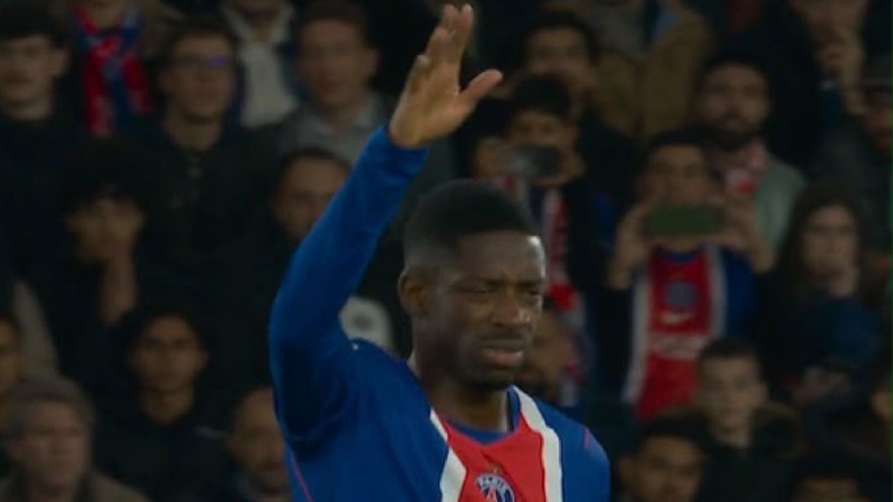 Palo para el PSG: Dembélé se rompe en el minuto 19, pide el cambio y entra Ferran Torres en su lugar