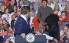 El vicepresidente de EEUU JD Vance es interrumpido por un asistente a un mitin que es desalojado