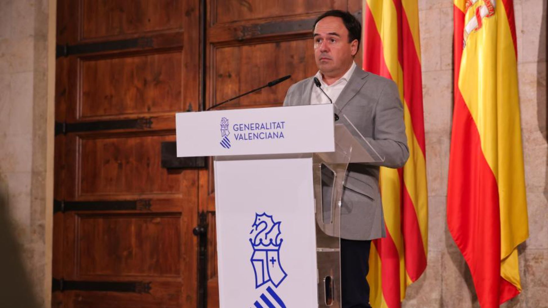 Pérez Llorca activa las primeras ayudas urgentes para los afectados por 23,5 millones solo 24 horas después de la DANA