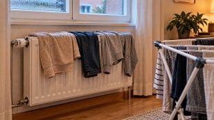 Secar ropa en el radiador, por qué no hay que secar ropa en el radiador, truco radiador.