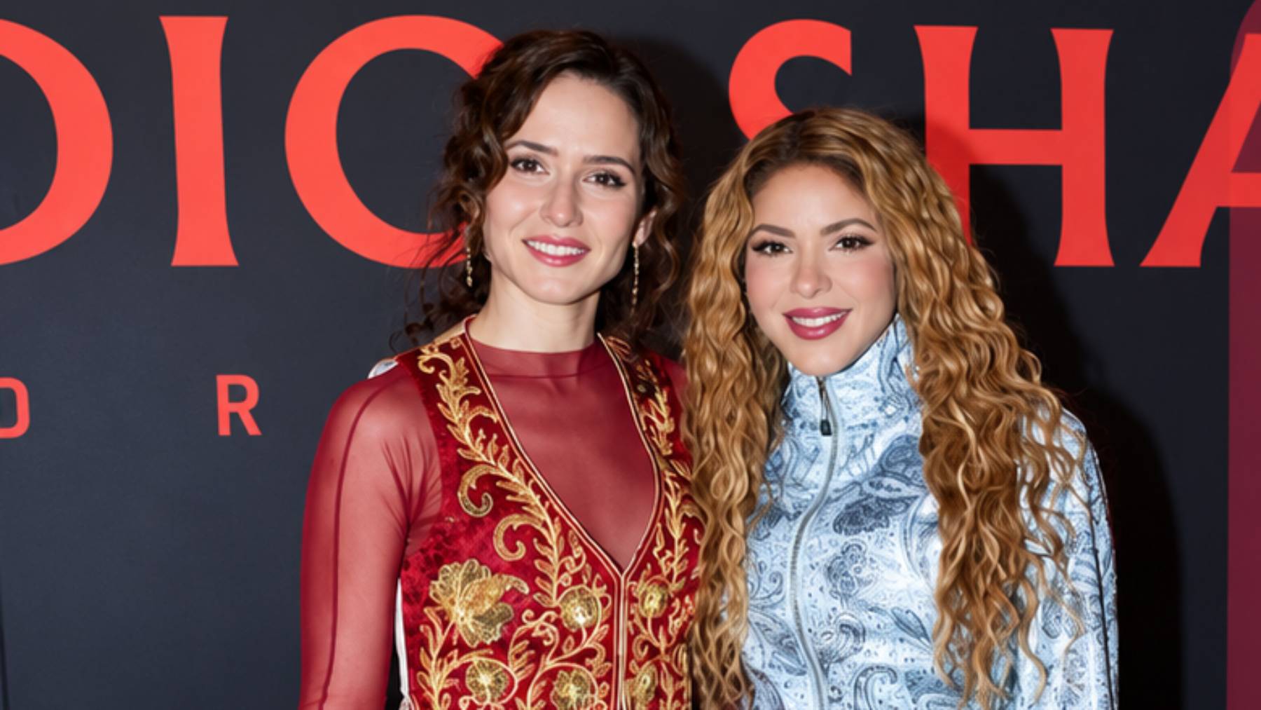 Isabel Díaz Ayuso y Shakira. (Foto: Europa Press)
