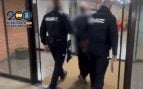 Detenido un hombre tras el asesinato a puñaladas de una mujer en una urbanización de Carabanchel
