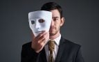 9 señales que confirman que alguien no es buena persona aunque parezca agradable, según los psicólogos