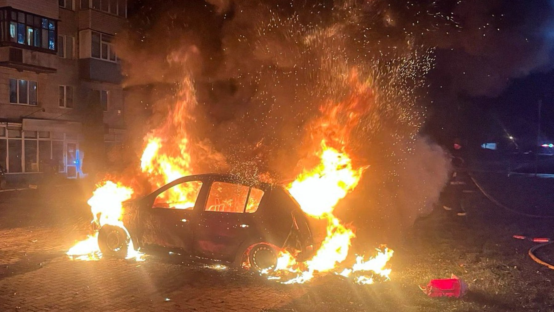 Dos muertos y 34 heridos por una nueva oleada de ataques rusos en Kiev
