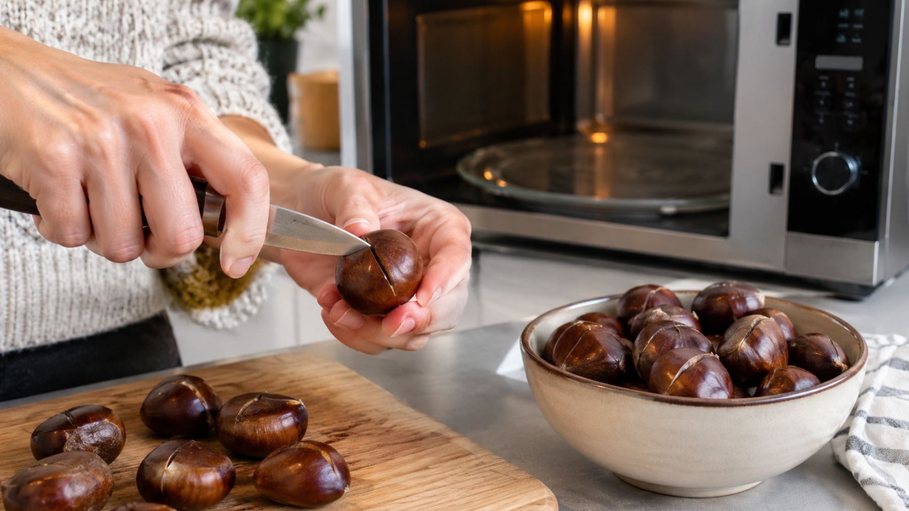 Los expertos en cocina españoles coinciden: Para asar castañas en el microondas, hay que programarlo 2 o 3 minutos pero a la máxima potencia