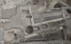 Vista aérea de las excavaciones en Stara Zagora, con restos de muros y fosas de varios periodos constructivos, desde finales del siglo II hasta el siglo XX. Foto: Ayuntamiento de Stara Zagora