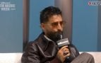 Maluma durante una entrevista en Billboard (YouTube)
