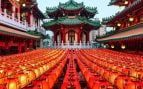 Farolillos rojos en el templo de Sanfeng, en Kaohsiung (Taiwán). Foto: Magnific - @wirestock