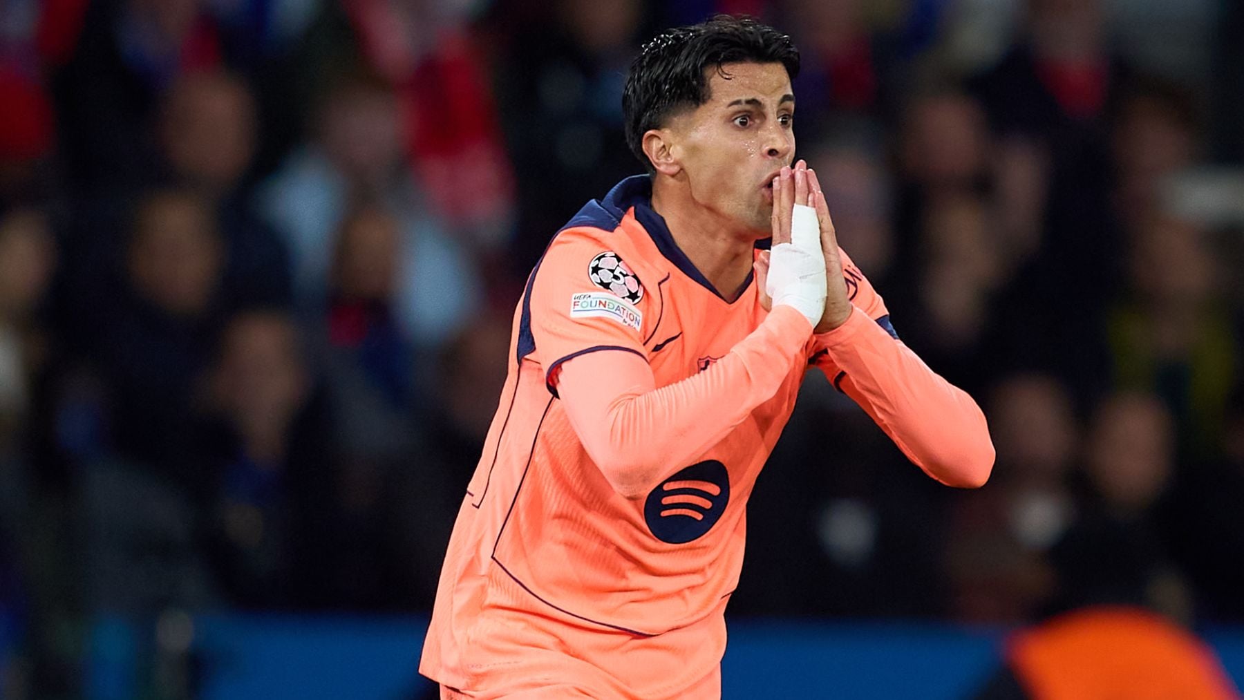 Cancelo se revuelve tras la primera derrota del Barça: Desde la grada todo el mundo es especialista