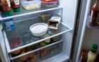 Poner un frasco con bicarbonato de sodio en la nevera antes de acostarse: para qué sirve y por qué lo recomiendan los expertos