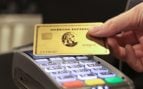 American Express gana un 27% más y recorta un 5% los empleos: la IA acelera los despidos en banca