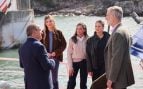 La Reina LEtizia se resbala en un barco