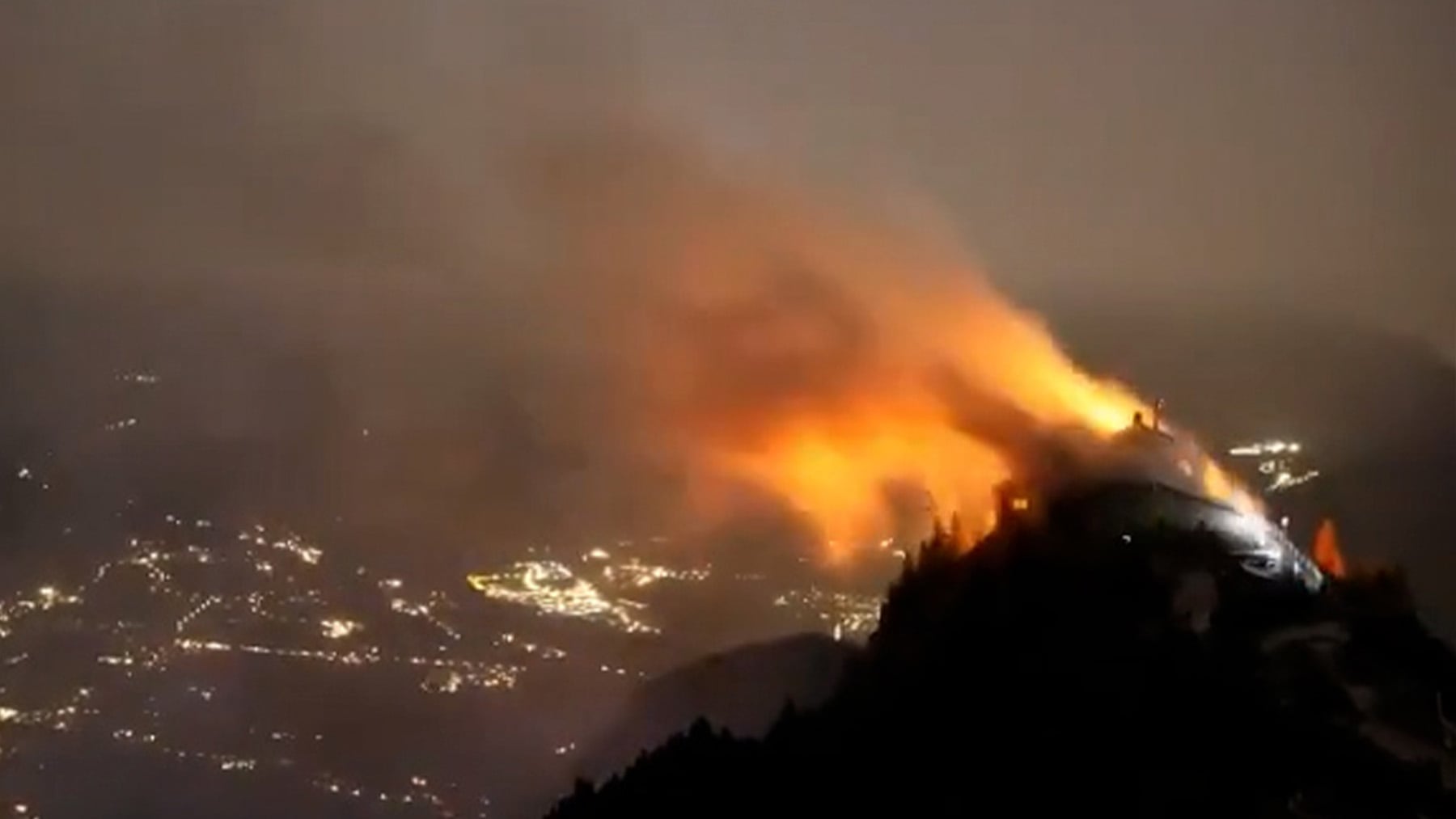 Un incendio arrasa el Nido del Águila el antiguo refugio de Hitler
