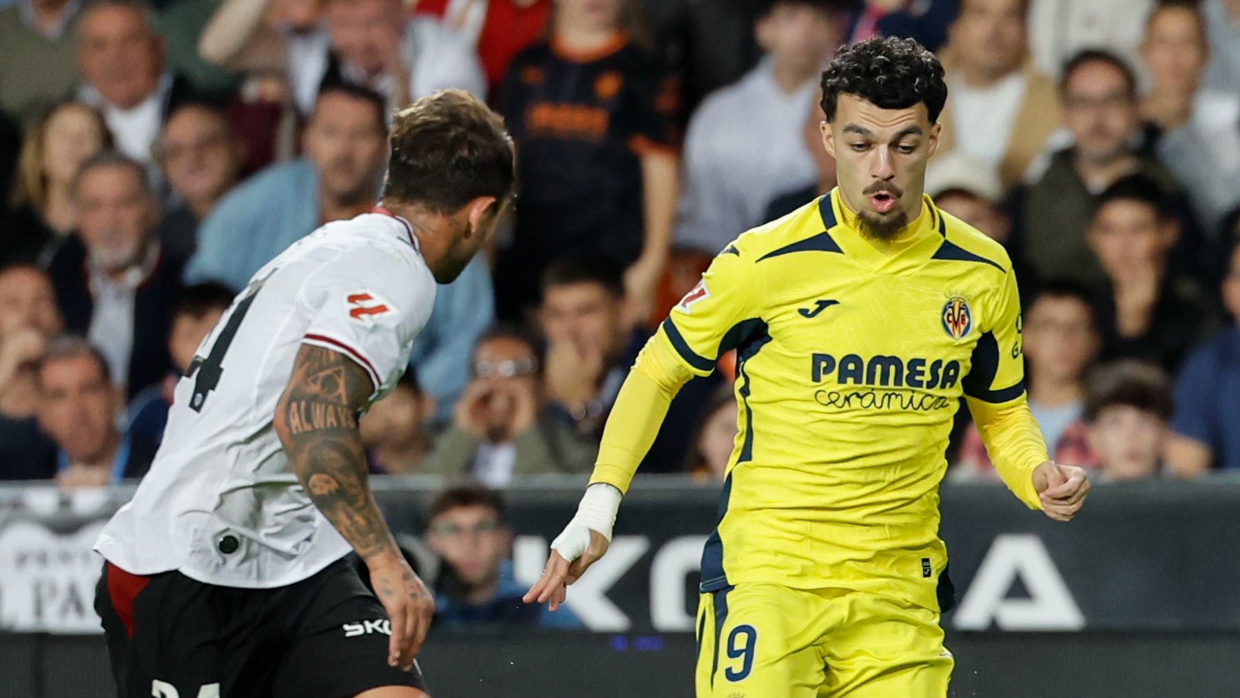 Mikautadze con el Villarreal. (EFE)
