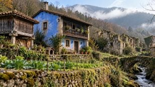 Aldea en Asturias, vivir en un pueblo abandonado, costumbres en pueblos abandonados, cómo es vivir en un pueblo pequeño.
