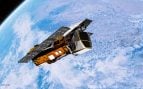 Recreación del observatorio Swift de la NASA en órbita sobre la Tierra, con sus paneles solares desplegados