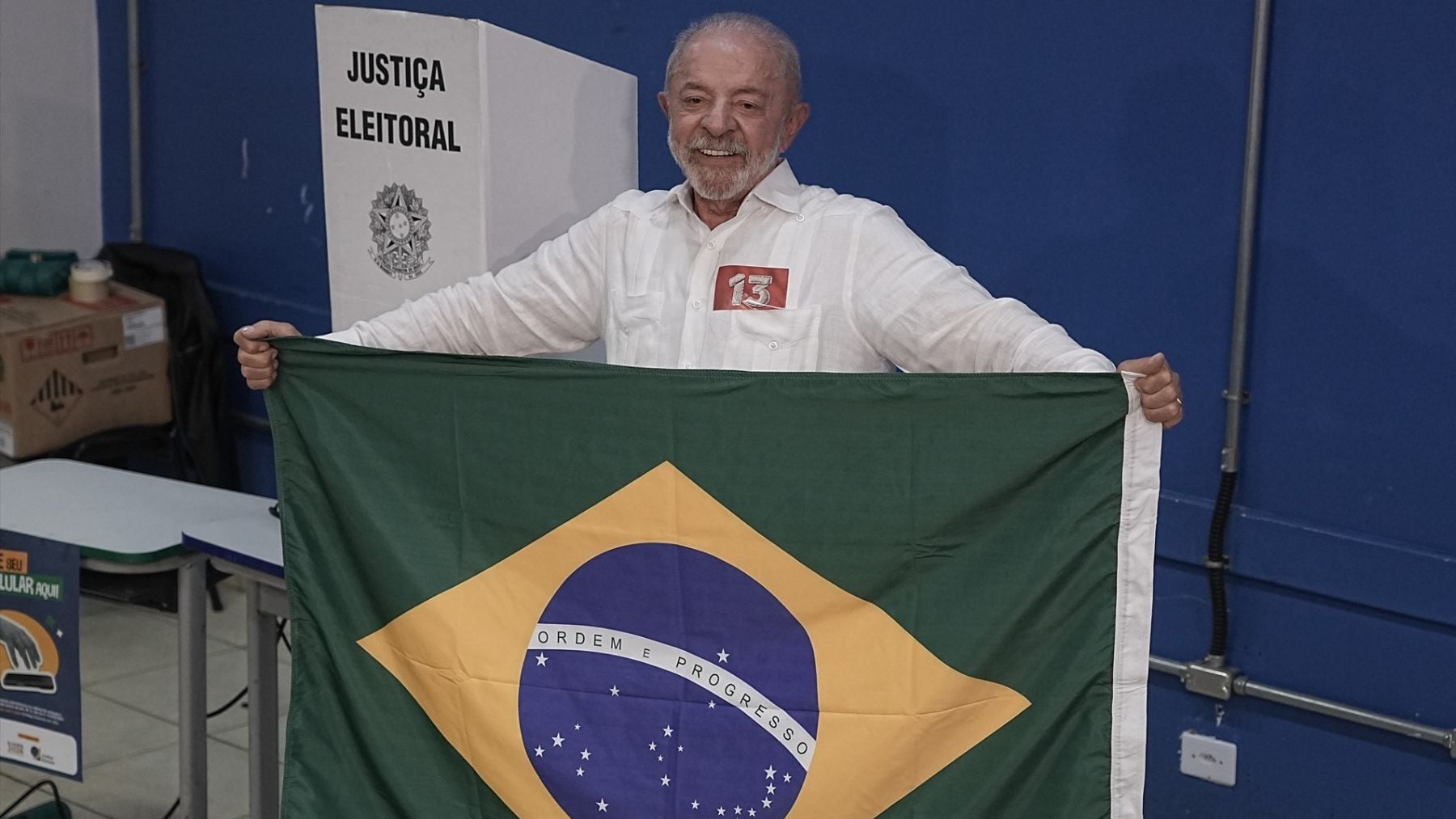 Lula se impone a Bolsonaro y a todos los sondeos y gana unas elecciones cuyo recuento se detuvo más de dos horas