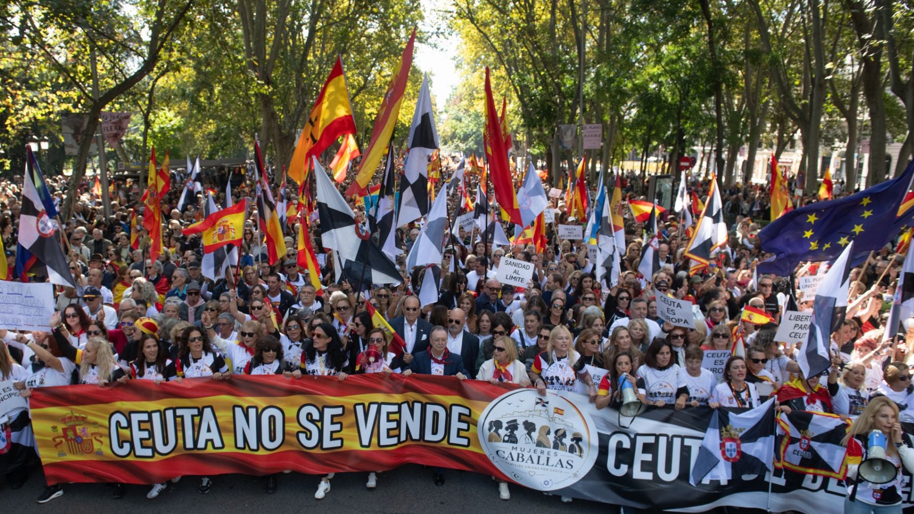 Miles de españoles arropan a las mujeres caballas en Madrid que piden una ciudad segura: No somos libres