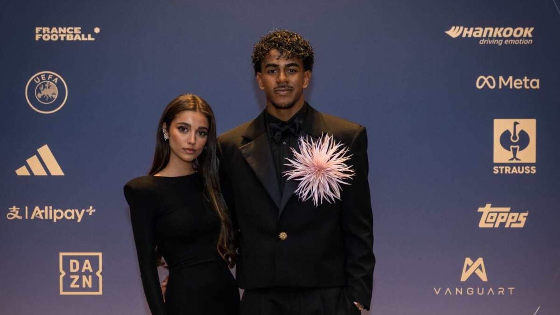 Lamine Yamal y su pareja Inés, en la gala del Balón de Oro. (Foto: FC Barcelona)