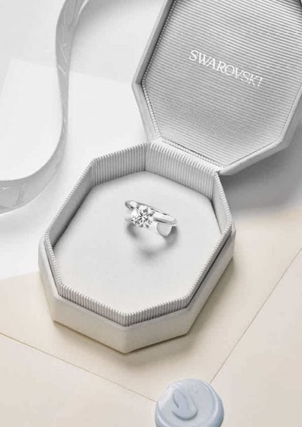 ANillo de Swarovski